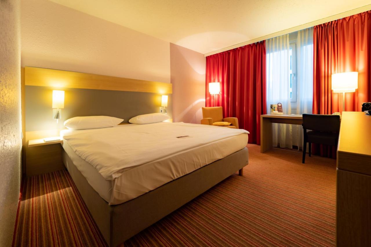 Elaya Hotel Stuttgart 伯布林根 外观 照片